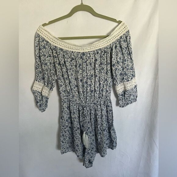 Hollister Romper Blue Floral Off Shoulder Size Large - Picture 1 of 8